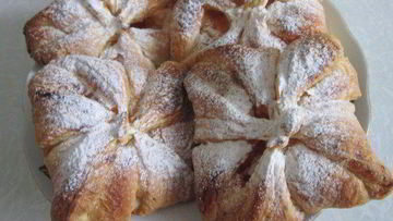 Рецепт Конвертов из слоеного теста с творогом и джемом