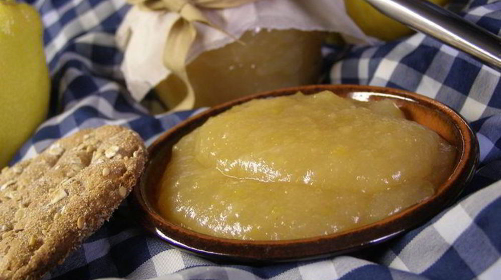 Как приготовить лимонный джем с яблоками и куантро