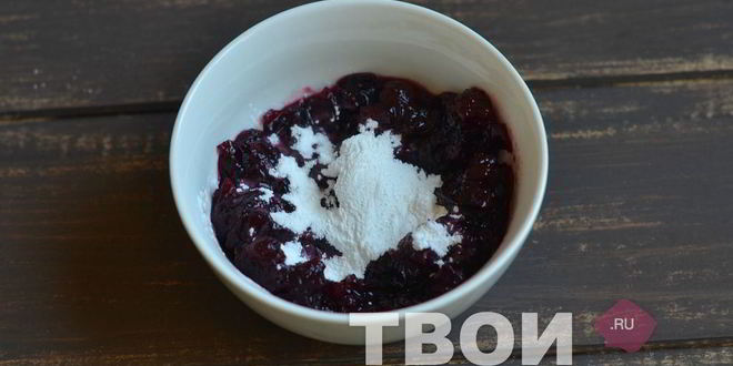 Рецепт песочных полосок с джемом и орехами