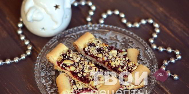 Рецепт песочных полосок с джемом и орехами