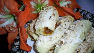 Рецепт Слоистых лимонных рулетиков с джемом и орехами