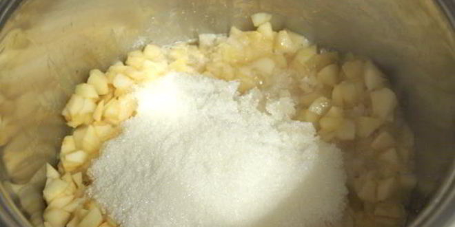 Рецепт яблочного джема с карамелью