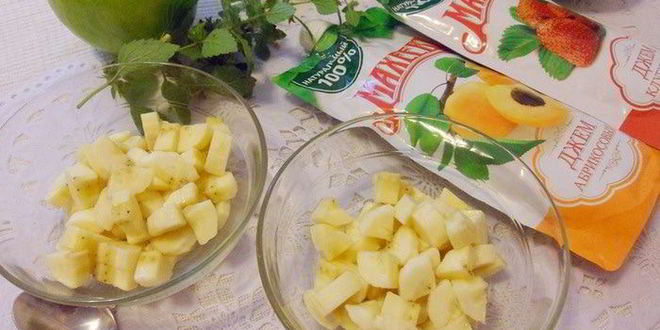 Рецепт запеченных яблок с джемом и бананом