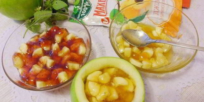 Рецепт запеченных яблок с джемом и бананом