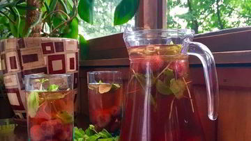 Рецепт Клубничного компота с мятой