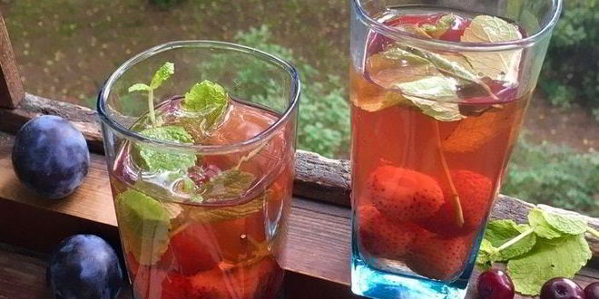 Рецепт клубничного компота с мятой