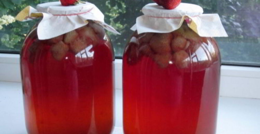 Рецепт компот из яблок и смородины на зиму