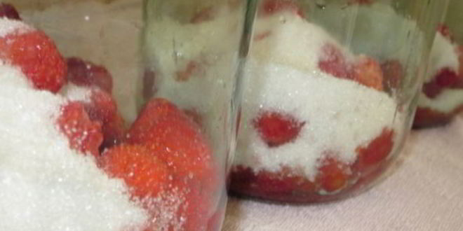 Рецепт компота из клубники на зиму