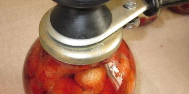 Рецепт компота из клубники на зиму