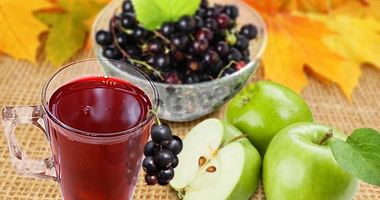 Рецепт Компота из яблок и смородины на зиму