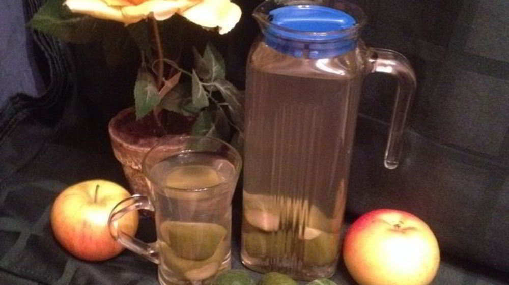 Как приготовить компот с фейхоа и яблоком