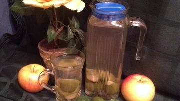 Рецепт Компота с фейхоа и яблоком