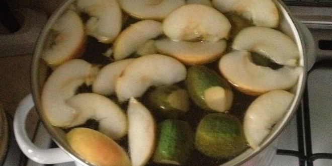 Рецепт компота с фейхоа и яблоком