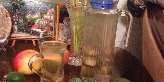 Рецепт компота с фейхоа и яблоком