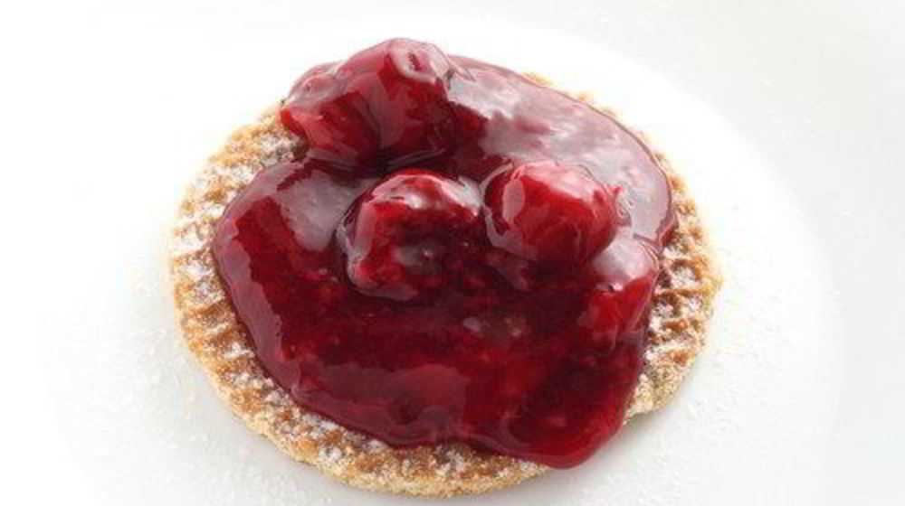 Как приготовить теплый ягодный компот