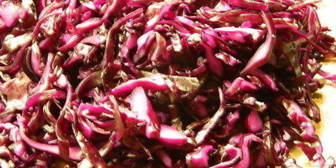 Рецепт маринованой капусты с яблоками и кедровыми орехами