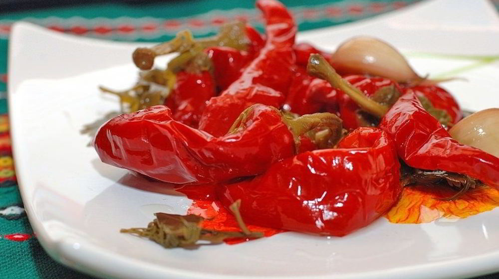 Как приготовить острый перец на зиму