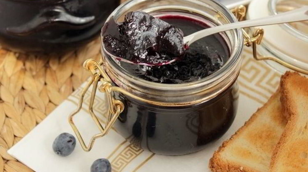 Как приготовить повидло из голубики и яблок