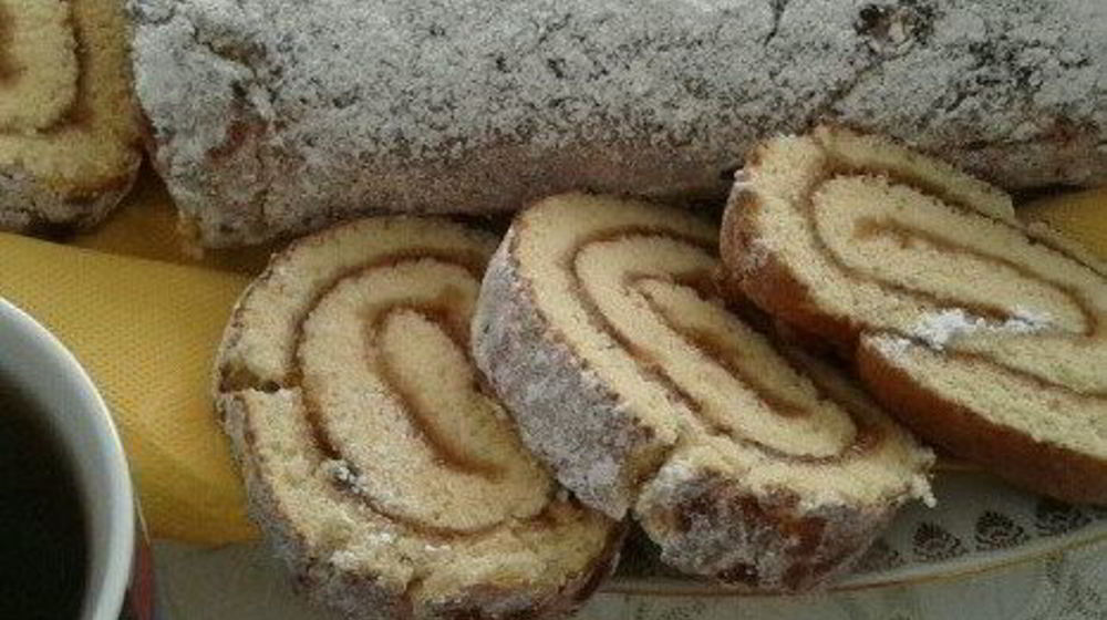 Как приготовить рулет с яблочным повидлом