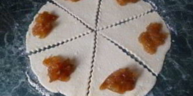 Рецепт рулетиков из творожного теста с повидлом