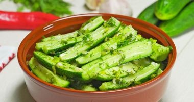 Рецепт Малосольных огурцов с чесноком и перцем