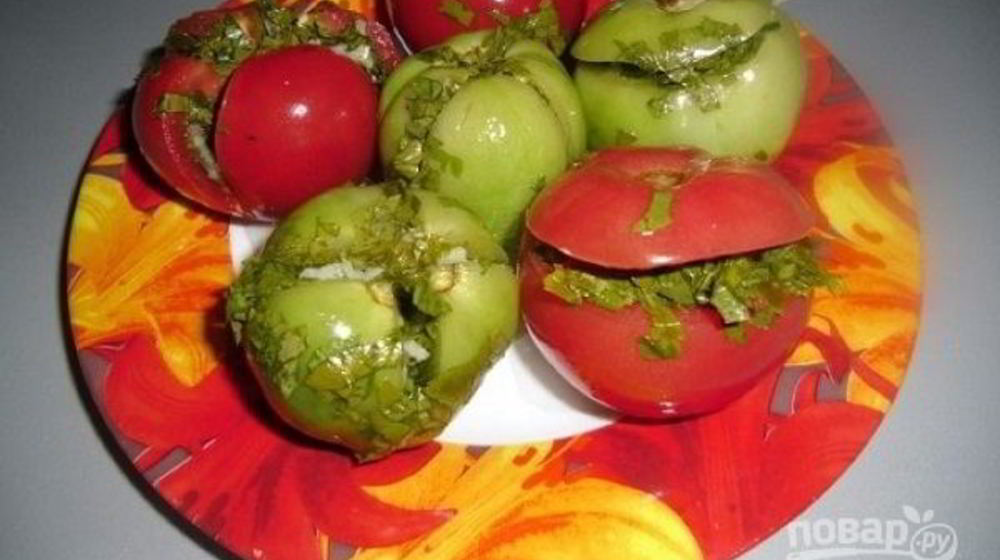 Как приготовить малосольные помидоры по-армянски с чесноком