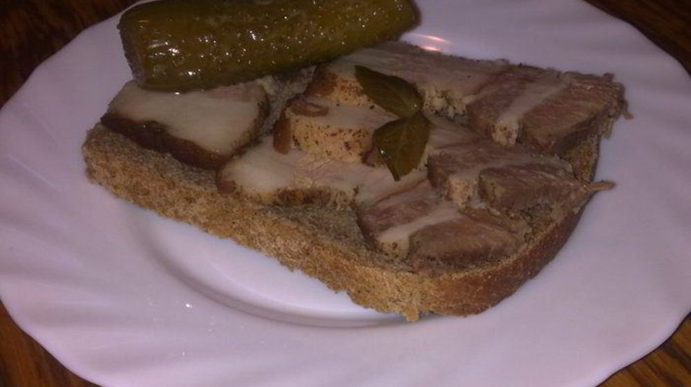 Как приготовить сало — бомбу для защитников отечества