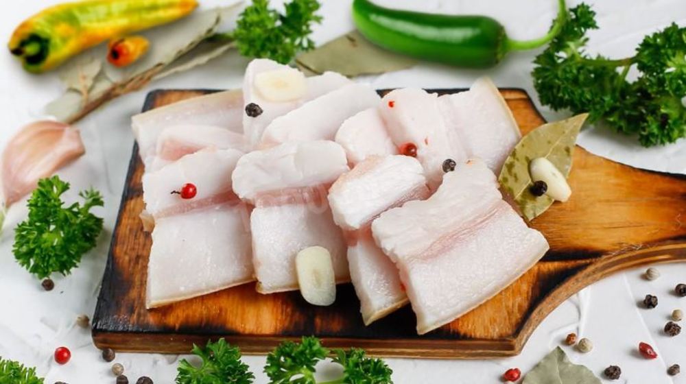 Как приготовить сало в банке в рассоле с чесноком