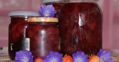 Рецепт Варенья из клубники и ревеня