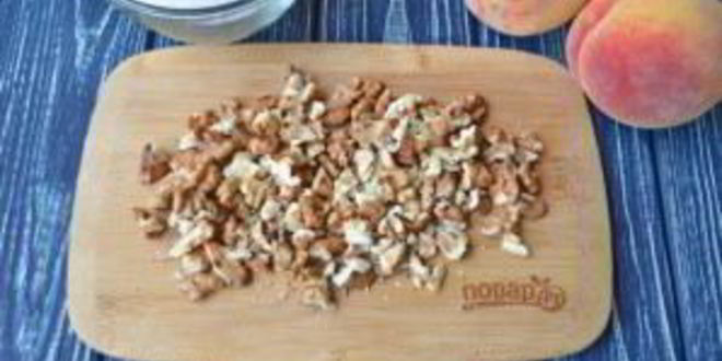 Рецепт варенья из персиков с грецкими орехами