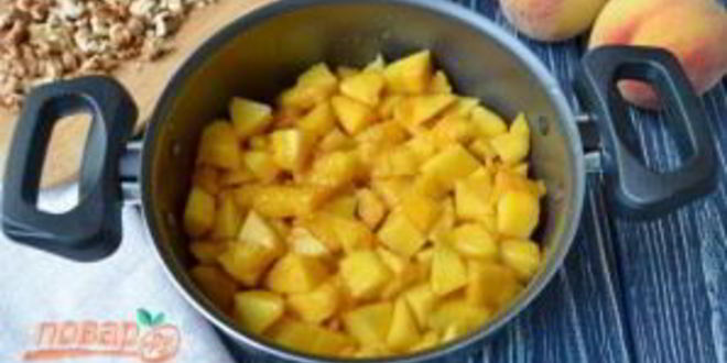 Рецепт варенья из персиков с грецкими орехами
