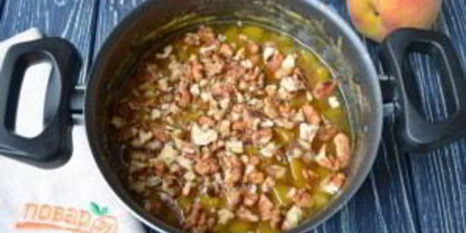 Рецепт варенья из персиков с грецкими орехами