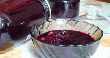 Рецепт Варенья из слив с орехами, имбирем и корицей