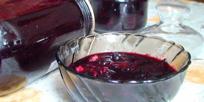 Рецепт варенья из слив с орехами, имбирем и корицей