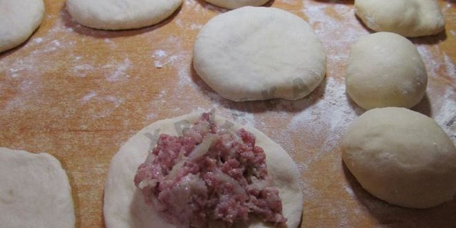 Рецепт беляшей в хлебопечке с мясом