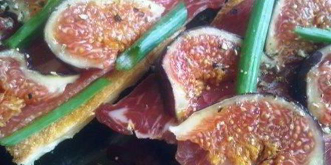 Рецепт брускетты с инжиром и пармской ветчиной