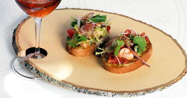 Рецепт Брускетты с креветками и муссом из авокадо