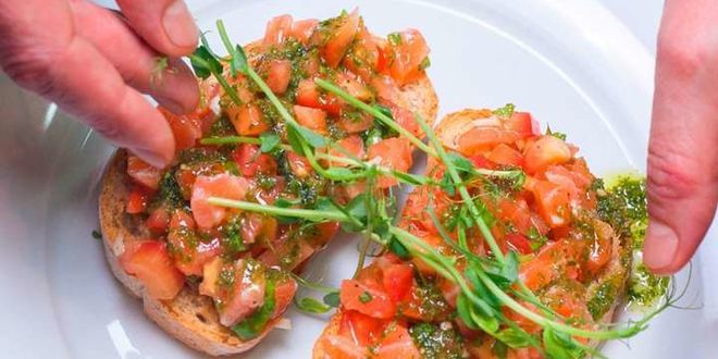 Рецепт брускетты с лососем