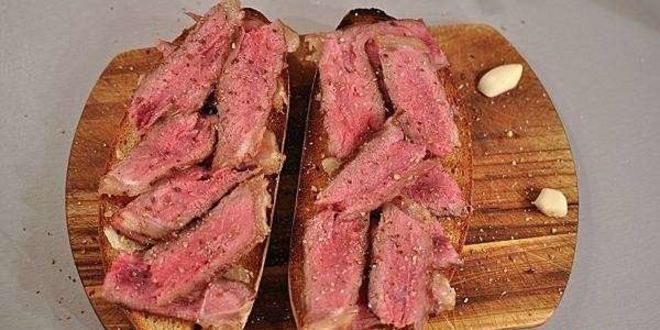 Рецепт брускетты с ростбифом