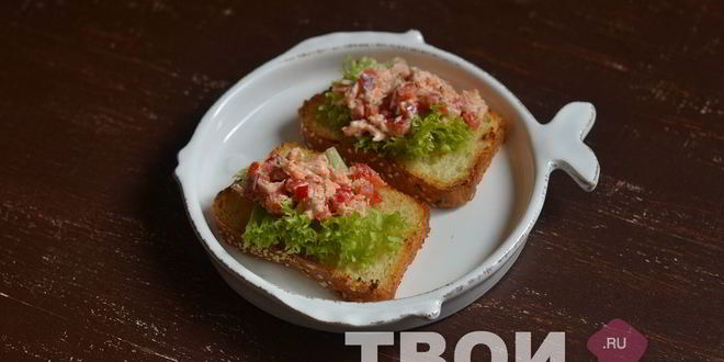 Рецепт брускетты с рыбным салатом