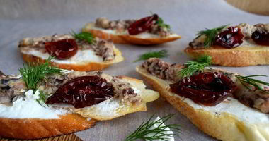 Рецепт Брускетты с сардинами и сливочным сыром