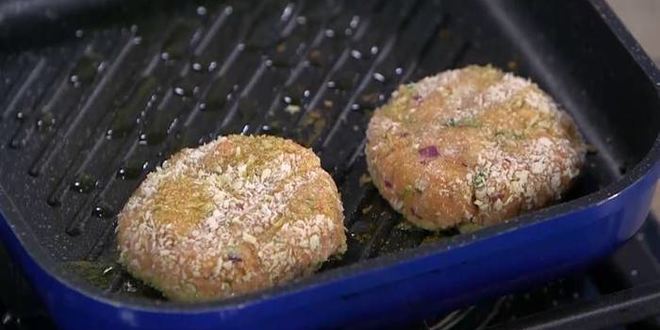 Рецепт бургеров с семгой и огурцом