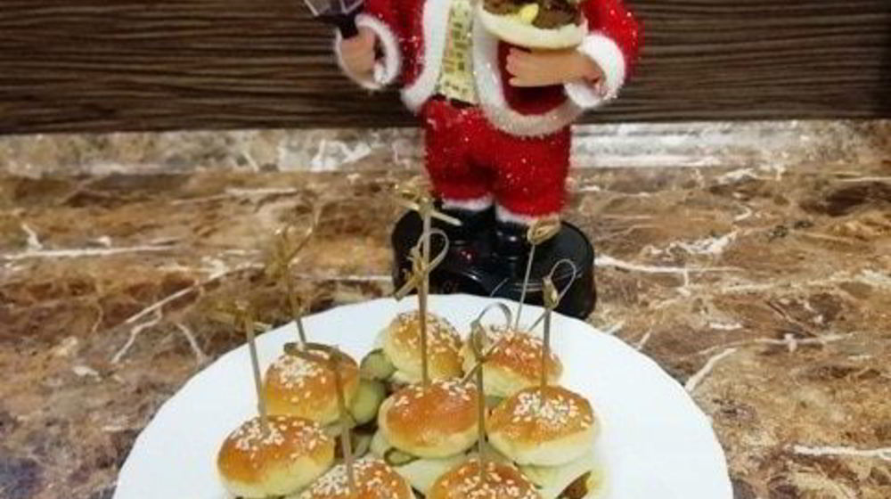 Как приготовить фуршетные мини-бургеры с курицей фри