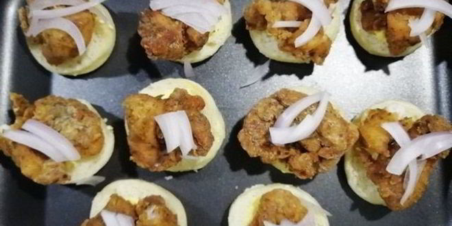 Рецепт фуршетных мини-бургеров с курицей фри