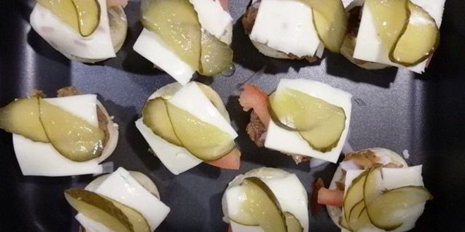 Рецепт фуршетных мини-бургеров с курицей фри