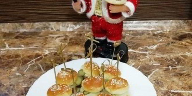 Рецепт фуршетных мини-бургеров с курицей фри