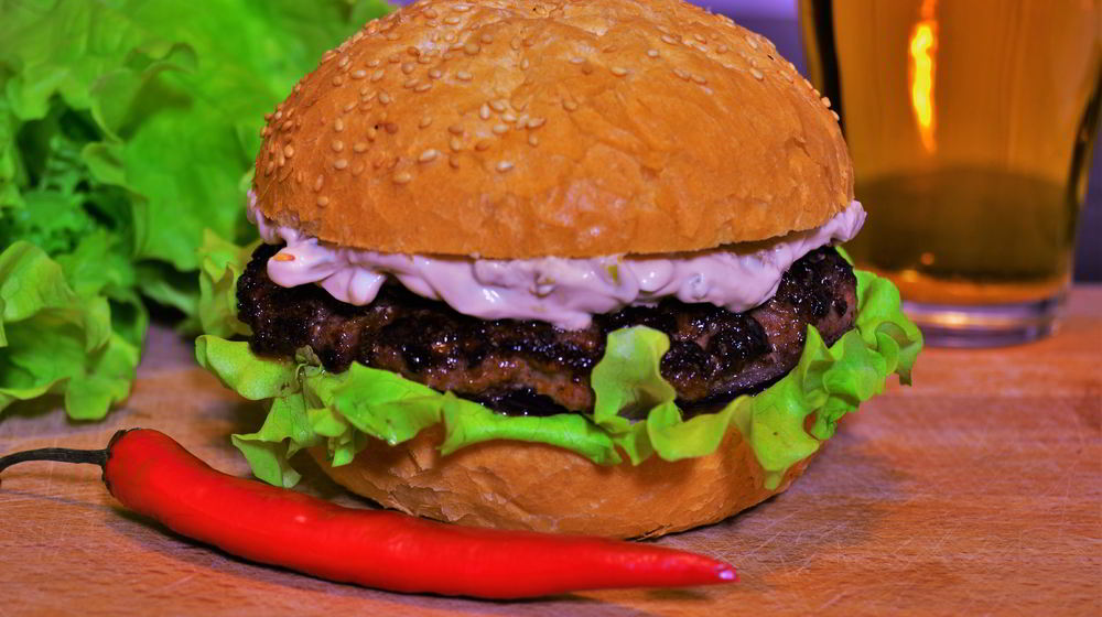 Как приготовить гамбургер с греческим соусом тирокафтери