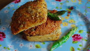 Рецепт Гамбургеров с горгонзолой и спаржей