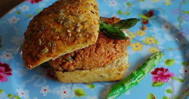 Рецепт Гамбургеров с горгонзолой и спаржей