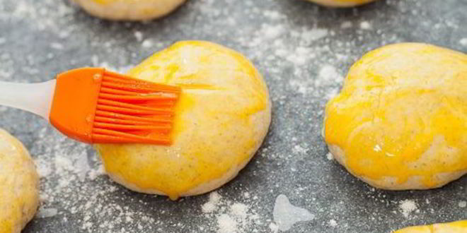 Рецепт куриного бургера с булочками из трех видов муки